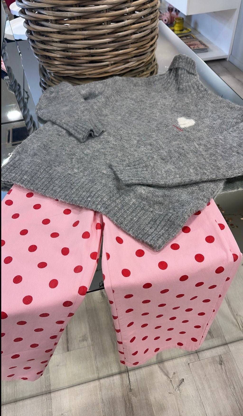 Polka dots trousers